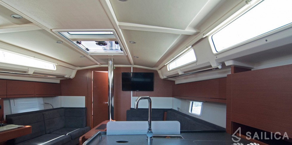 Hanse 418 - Yacht Charter Sailica