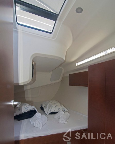 Hanse 418 - Yacht Charter Sailica
