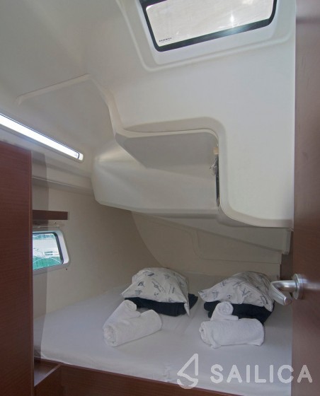 Hanse 418 - Yacht Charter Sailica