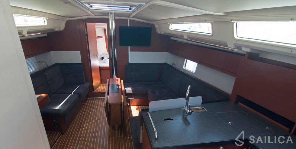 Hanse 418 - Yacht Charter Sailica