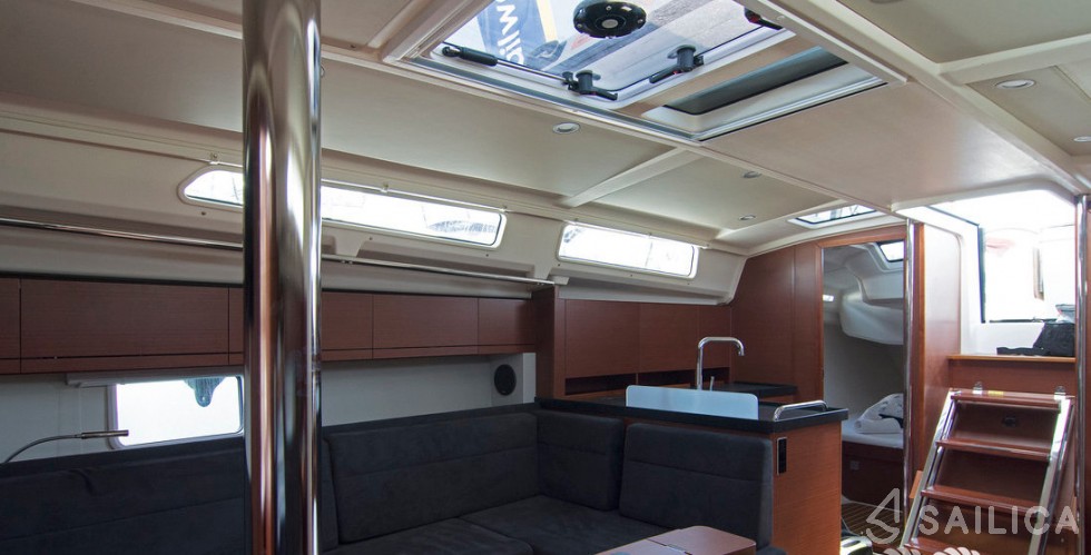 Hanse 418 - Yacht Charter Sailica