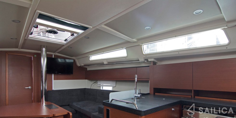 Hanse 418 - Yacht Charter Sailica