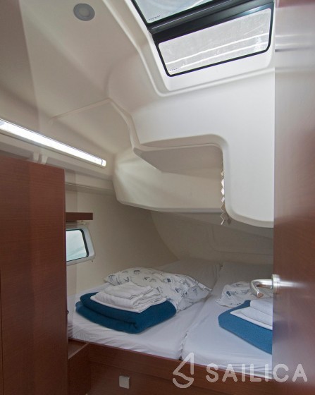 Hanse 418 - Yacht Charter Sailica