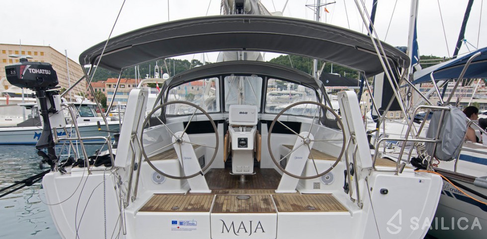 Hanse 418 - Yacht Charter Sailica