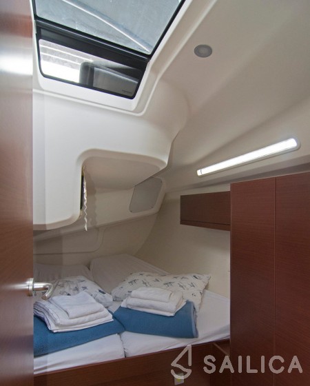 Hanse 418 - Yacht Charter Sailica