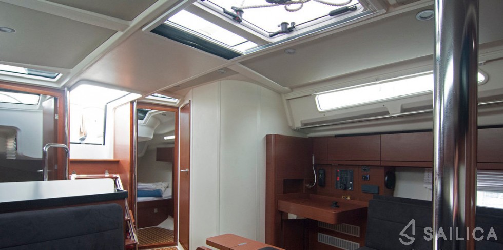 Hanse 418 - Yacht Charter Sailica