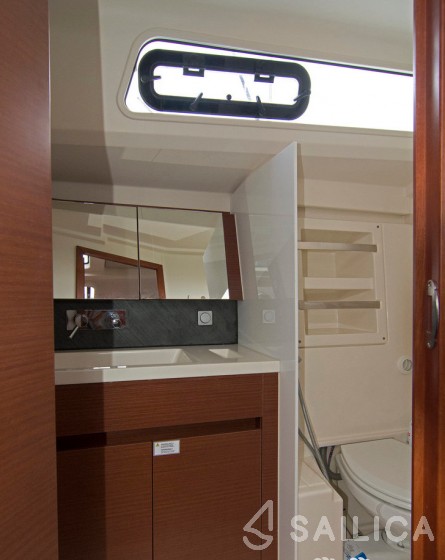 Hanse 418 - Yacht Charter Sailica