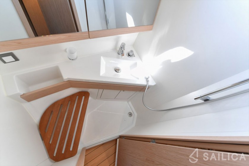 Oceanis 46.1 - Yacht Charter Sailica