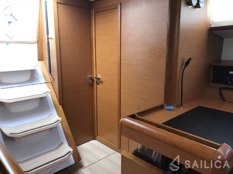 Sun Odyssey 519 - Yacht Charter Sailica