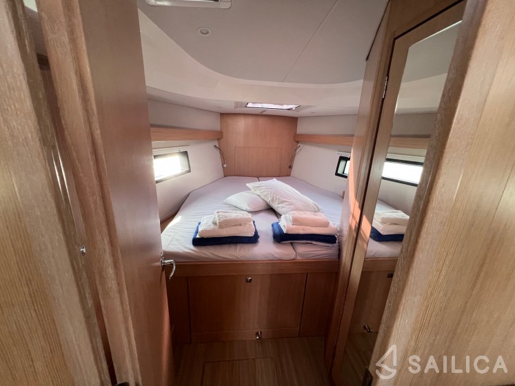 Bavaria C42 - Yacht Charter Sailica