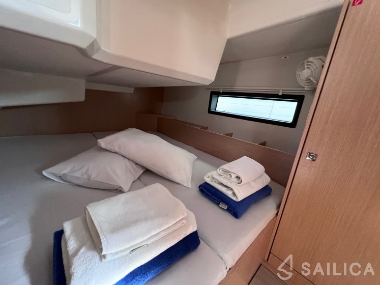 Bavaria C42 - Yacht Charter Sailica