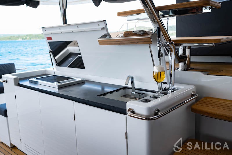 Lagoon 630 Powercat - Yacht Charter Sailica