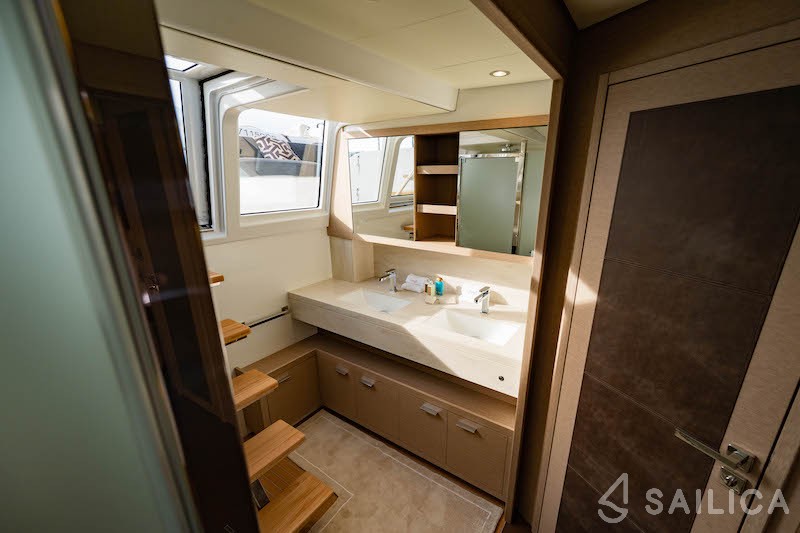 Lagoon 630 Powercat - Yacht Charter Sailica