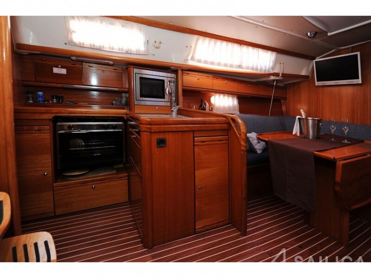 Bavaria 34 Cruiser - Yacht Charter Sailica