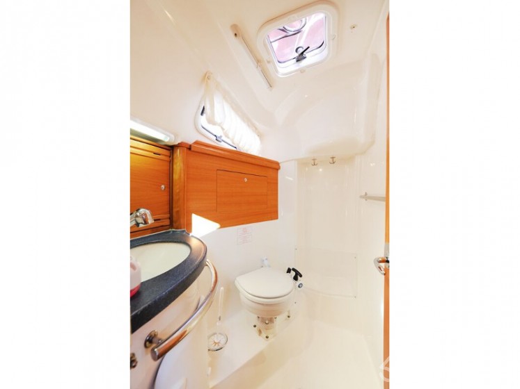 Bavaria 34 Cruiser - Yacht Charter Sailica