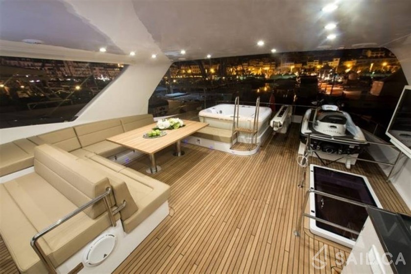 Sunreef 70 Power - Yacht Charter Sailica