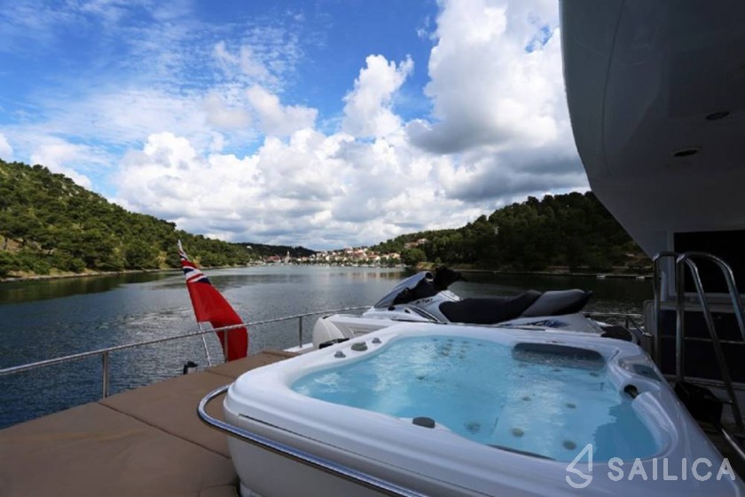 Sunreef 70 Power - Yacht Charter Sailica