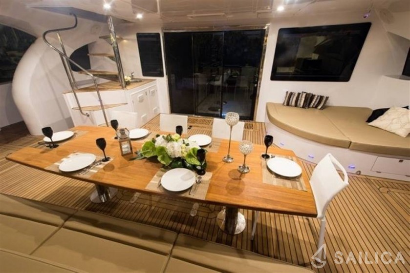 Sunreef 70 Power - Yacht Charter Sailica