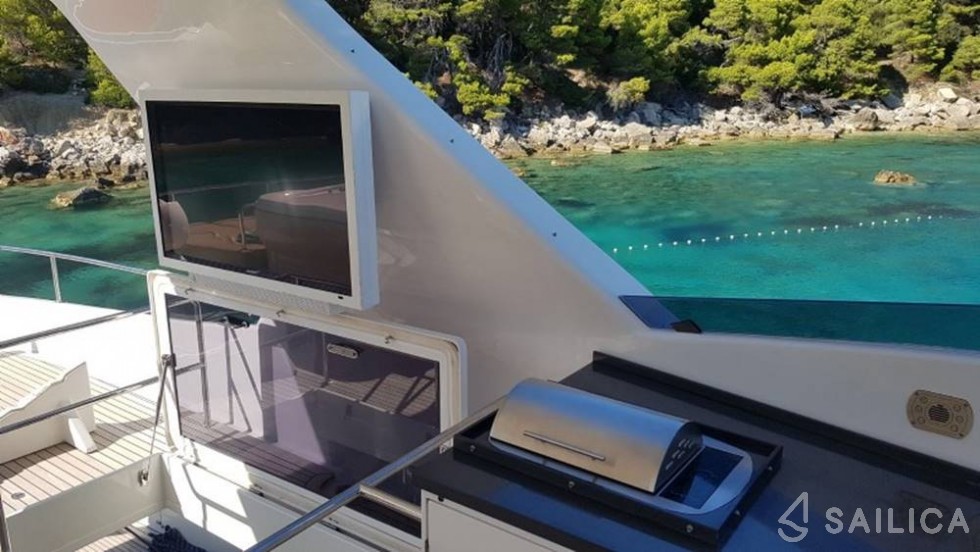 Sunreef 70 Power - Yacht Charter Sailica