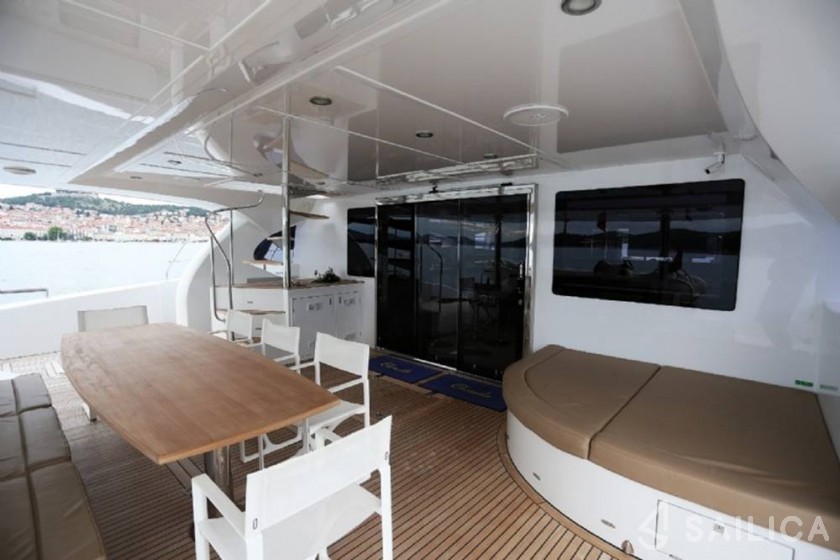 Sunreef 70 Power - Yacht Charter Sailica