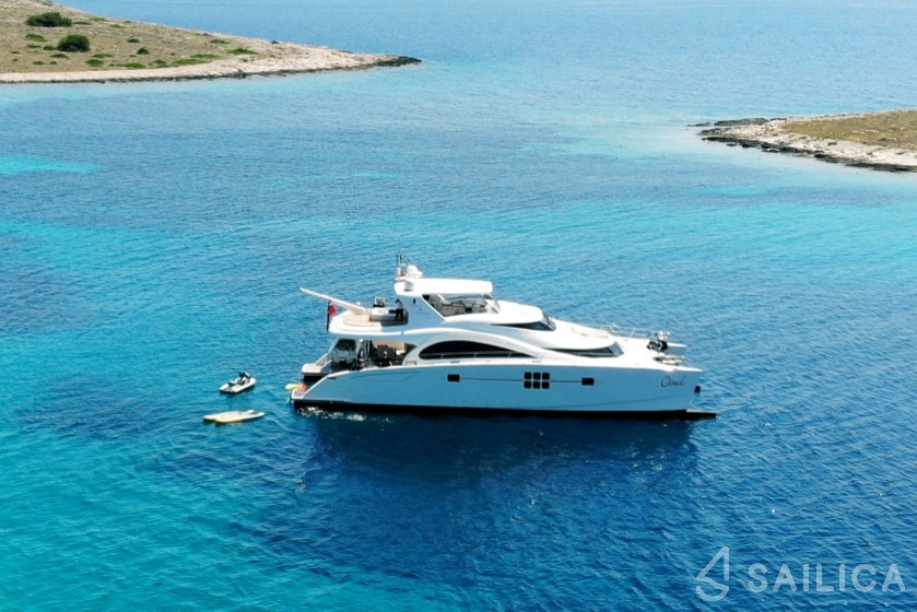Sunreef 70 Power - Yacht Charter Sailica