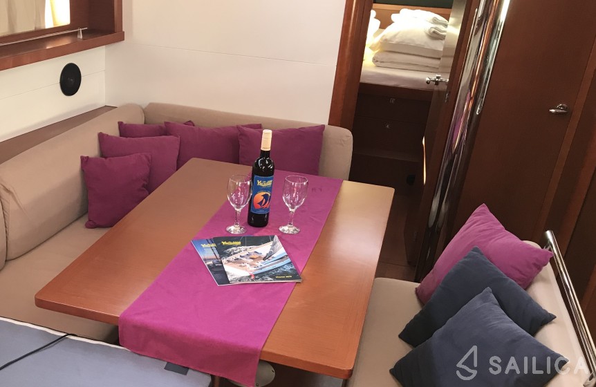 Oceanis 48 - Yacht Charter Sailica