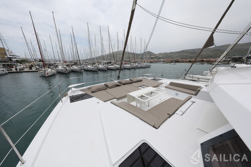 Bali 5.4. - Yacht Charter Sailica