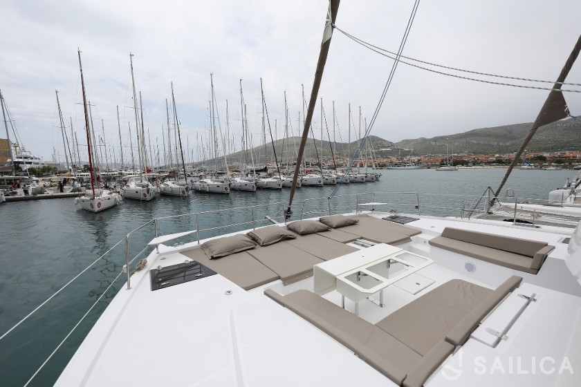 Bali 5.4. - Yacht Charter Sailica
