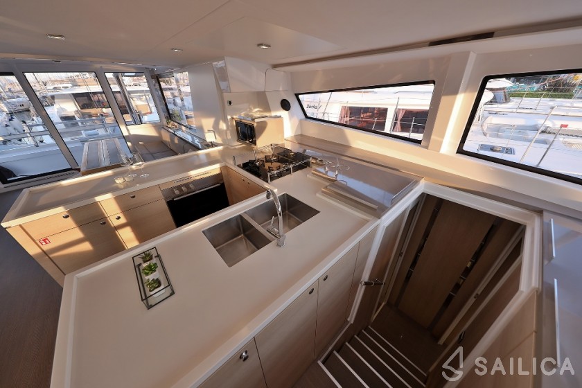 Bali 5.4. - Yacht Charter Sailica