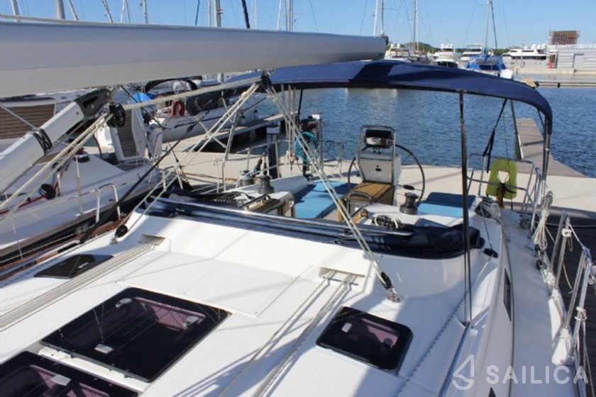 Bavaria 36 Cruiser - Yacht Charter Sailica