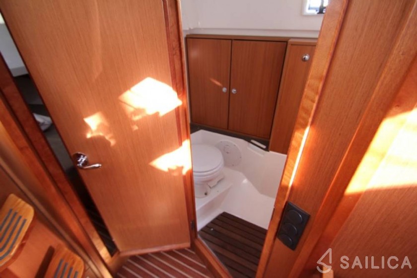 Bavaria 36 Cruiser - Yacht Charter Sailica