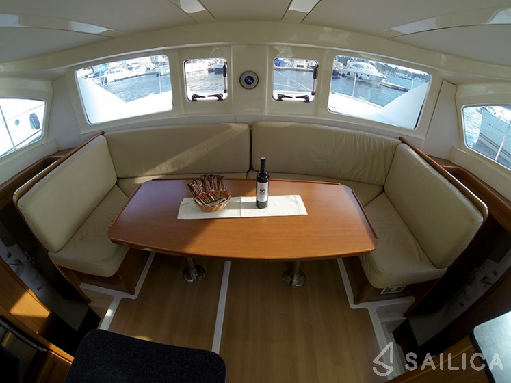 Leopard 38 - Yacht Charter Sailica