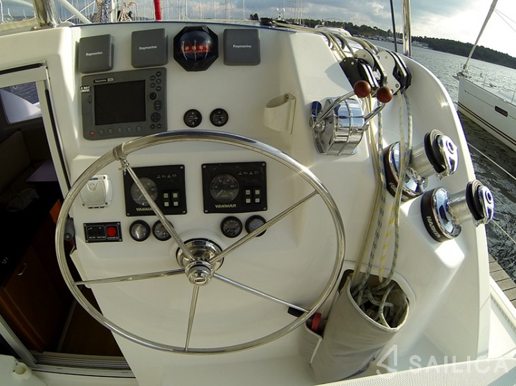 Leopard 38 - Yacht Charter Sailica