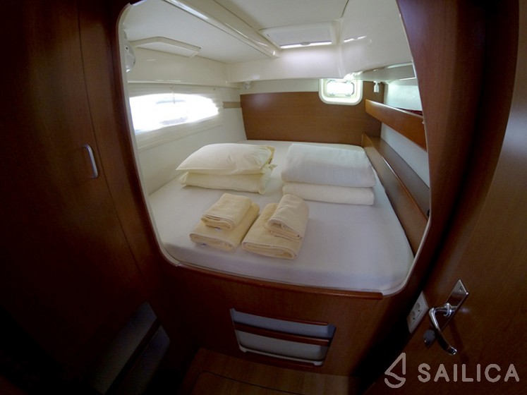 Leopard 38 - Yacht Charter Sailica