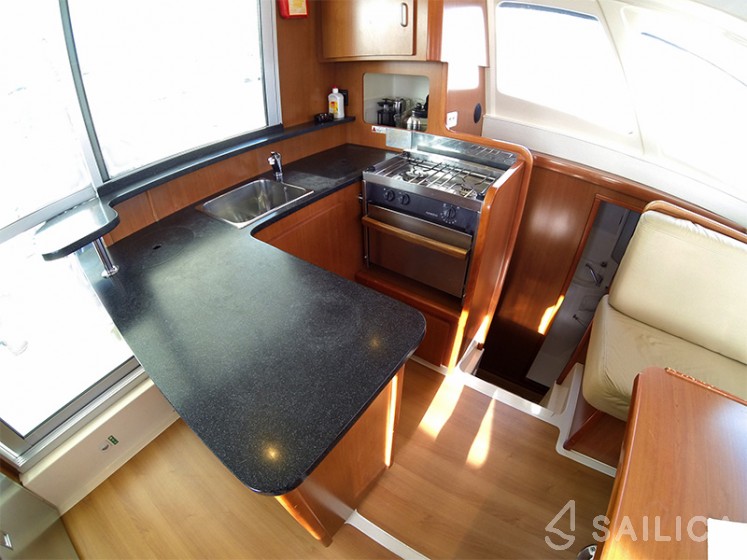 Leopard 38 - Yacht Charter Sailica