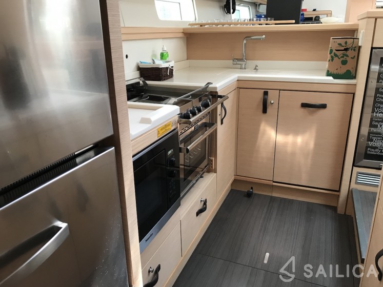 Jeanneau 64 - Yacht Charter Sailica