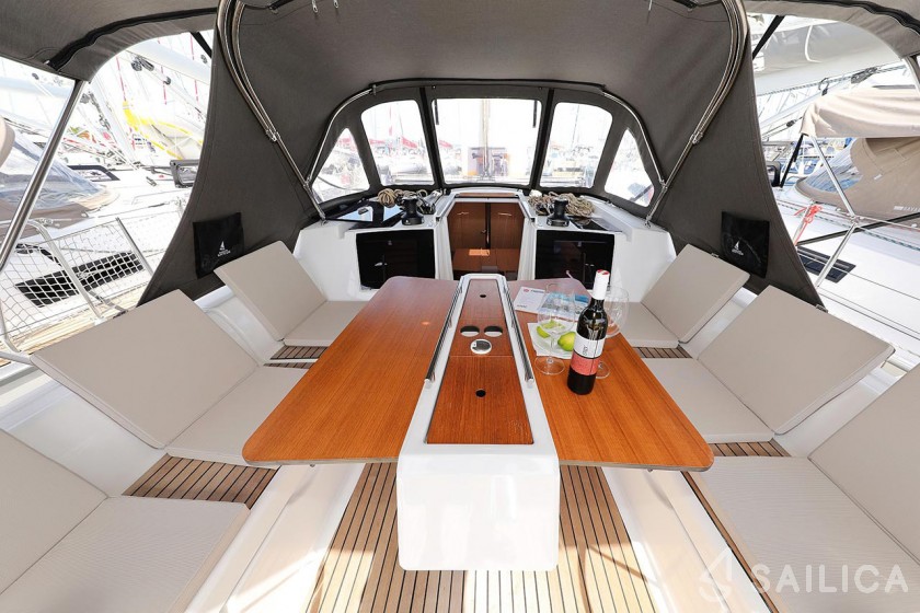 Dufour 382 GL - Yacht Charter Sailica