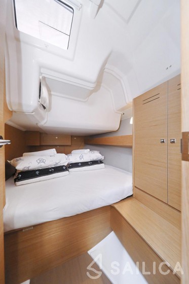 Dufour 382 GL - Yacht Charter Sailica