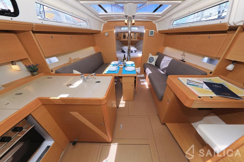 Dufour 360 GL - Yacht Charter Sailica