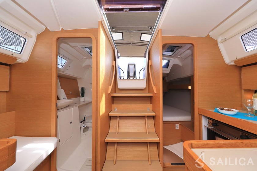 Dufour 360 GL - Yacht Charter Sailica