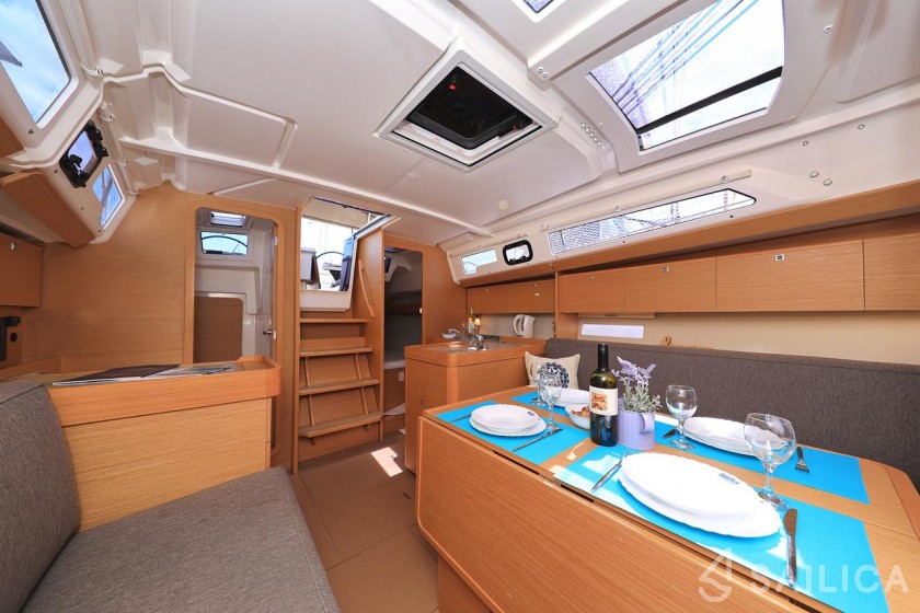 Dufour 360 GL - Yacht Charter Sailica