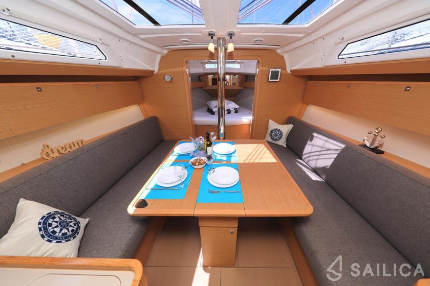 Dufour 360 GL - Yacht Charter Sailica
