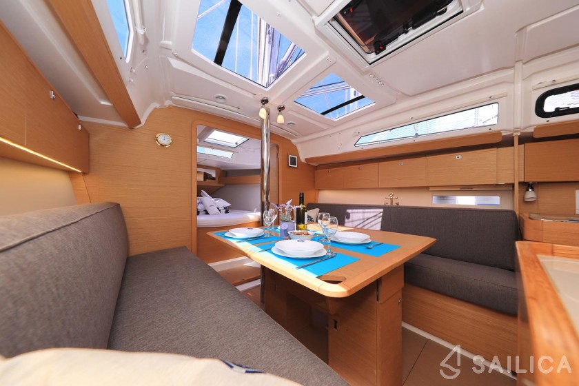 Dufour 360 GL - Yacht Charter Sailica