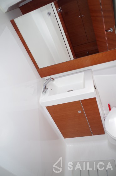 Dufour 410 GL - Yacht Charter Sailica