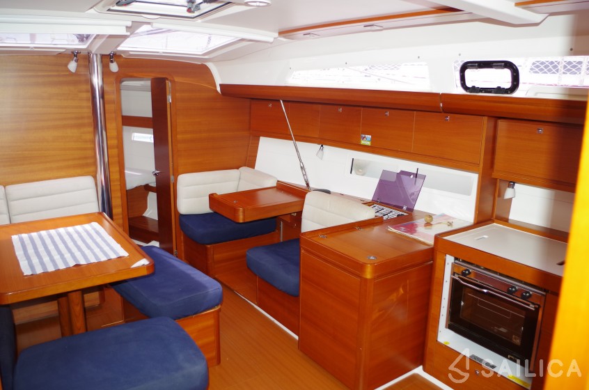 Dufour 410 GL - Yacht Charter Sailica