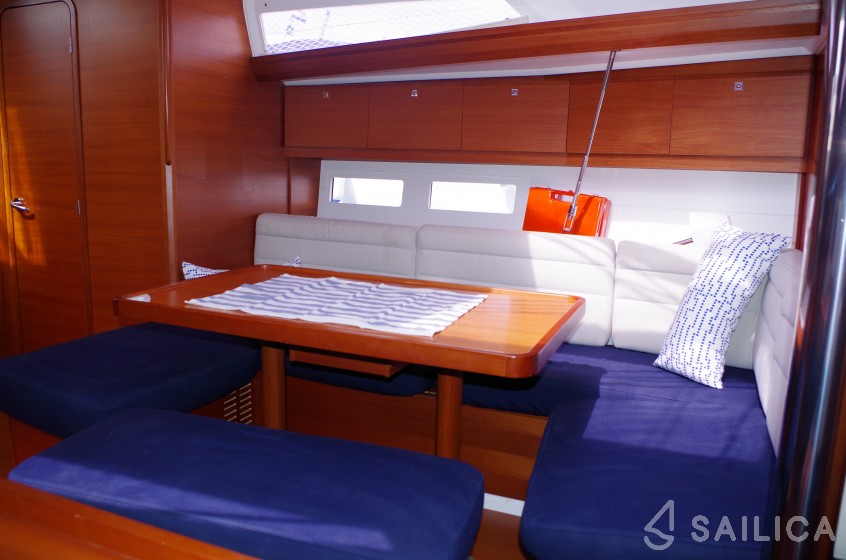 Dufour 410 GL - Yacht Charter Sailica