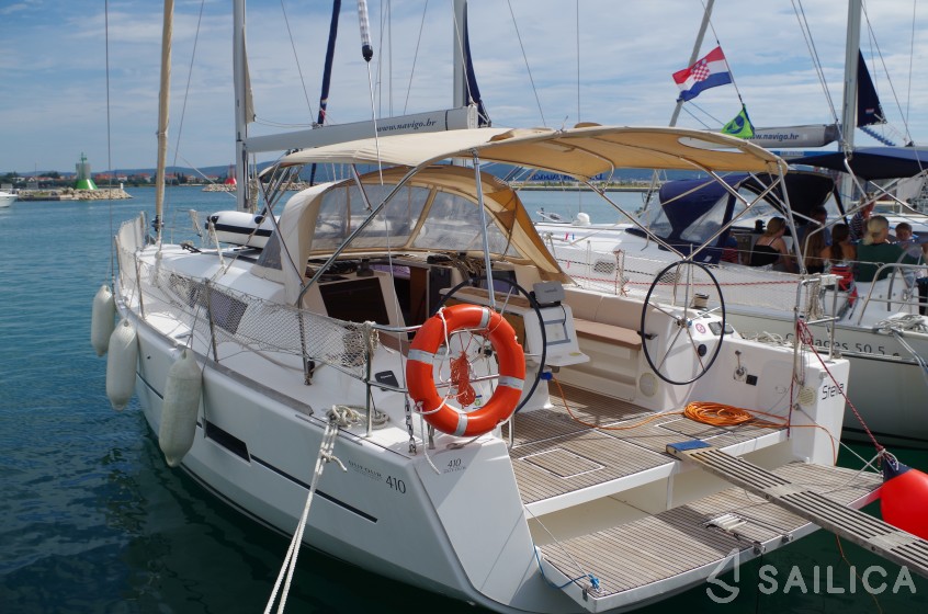Dufour 410 GL - Yacht Charter Sailica