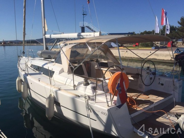 Dufour 410 GL - Yacht Charter Sailica