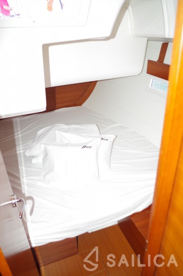 Dufour 410 GL - Yacht Charter Sailica