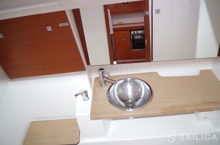 Dufour 410 GL - Yacht Charter Sailica